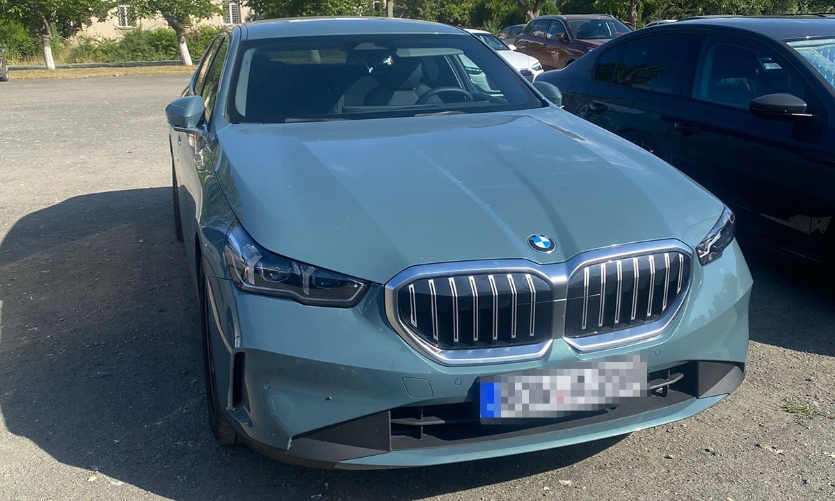 FOTO VIDEO Polițiștii au oprit în trafic, la Agigea, un bolid de lux: Mașina era căutată de autoritățile din Germania