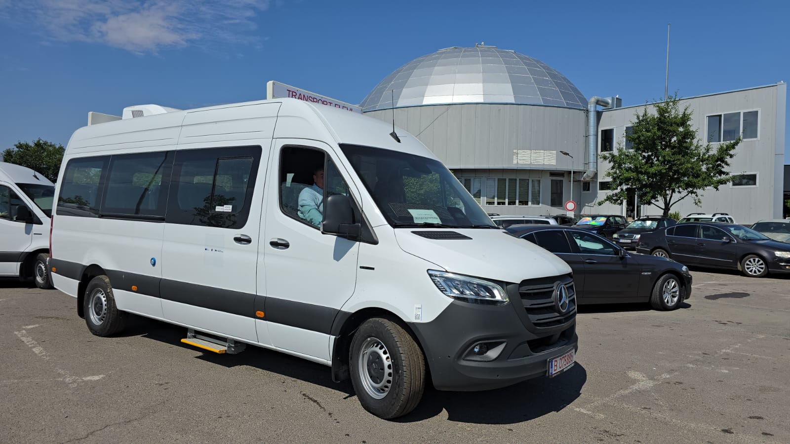 Primăria Săcele angajează șofer pentru microbuzul școlar al comunei