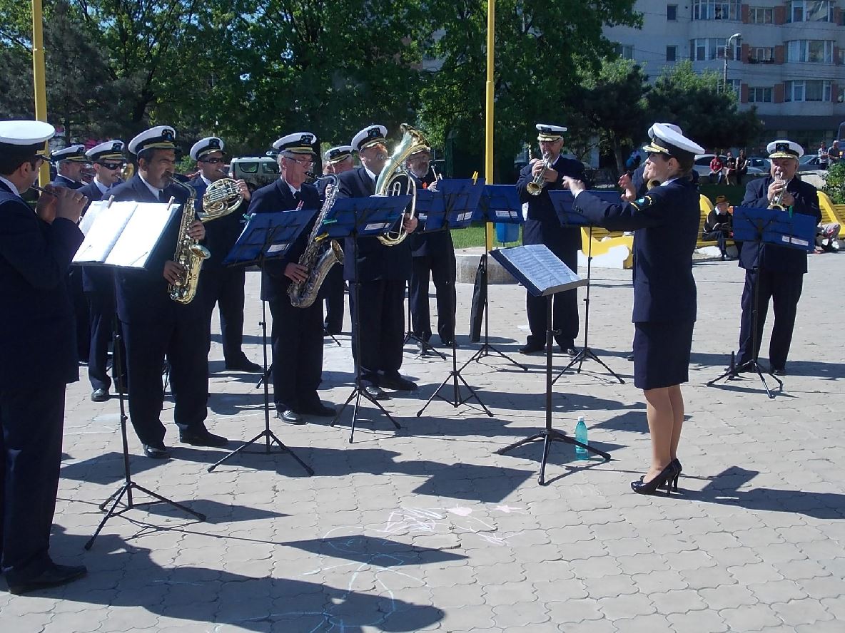 Fanfara Muzica Apelor continuă să încânte constănțenii și turiștii. Vezi aici programul complet al concertelor