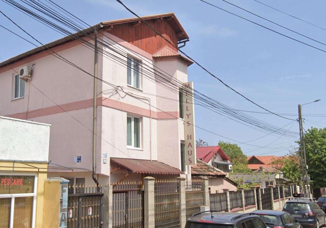 O pensiune din Mangalia, alcătuită din două vile, este scoasă la vânzare pentru 500.000 de euro: află cine este proprietarul