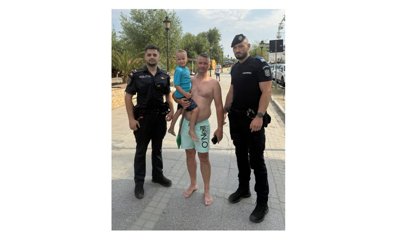 Final fericit: un copilaș de 6 ani rătăcit pe plajă a fost găsit teafăr după intervenția poliției