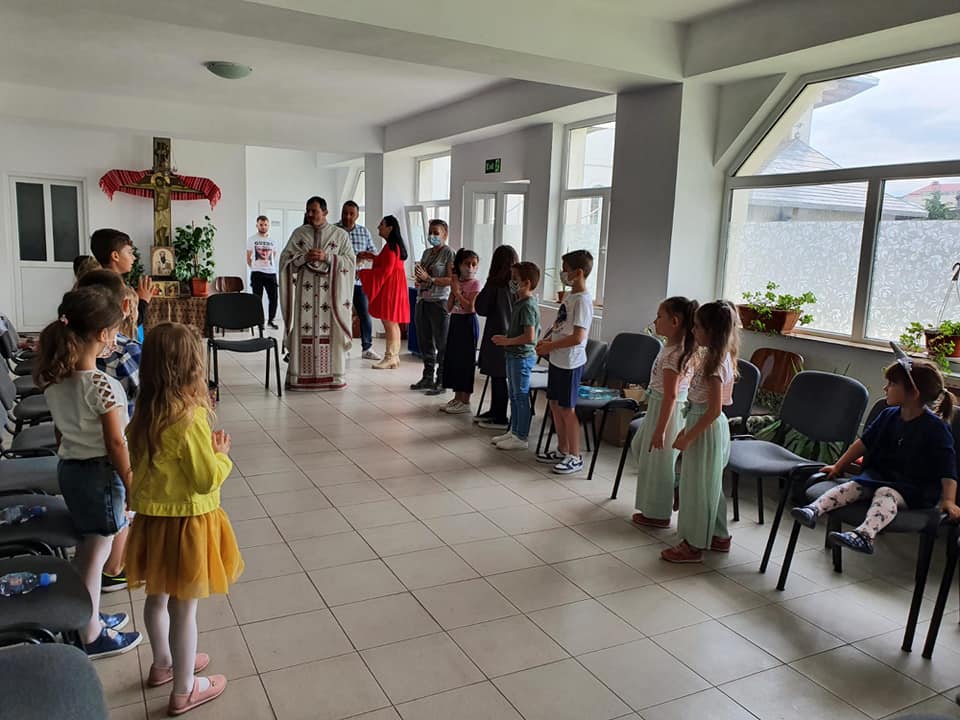 Constanța: Copii defavorizați din țară, găzduiți GRATUIT vara, la așezământul Vasiliada. Cetățenii pot face donații pentru asigurarea mesei zilnice a acestora. Află aici cum poți fi și tu parte a proiectului intitulat Un copil la mare!