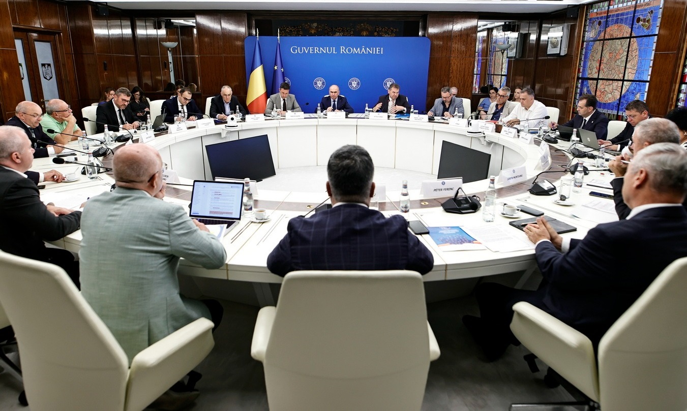 Ilie Bolojan a discutat cu primarii despre scăderea numărului de angajaţi: Statul nu mai are capacitatea să susţină cheltuielile actuale