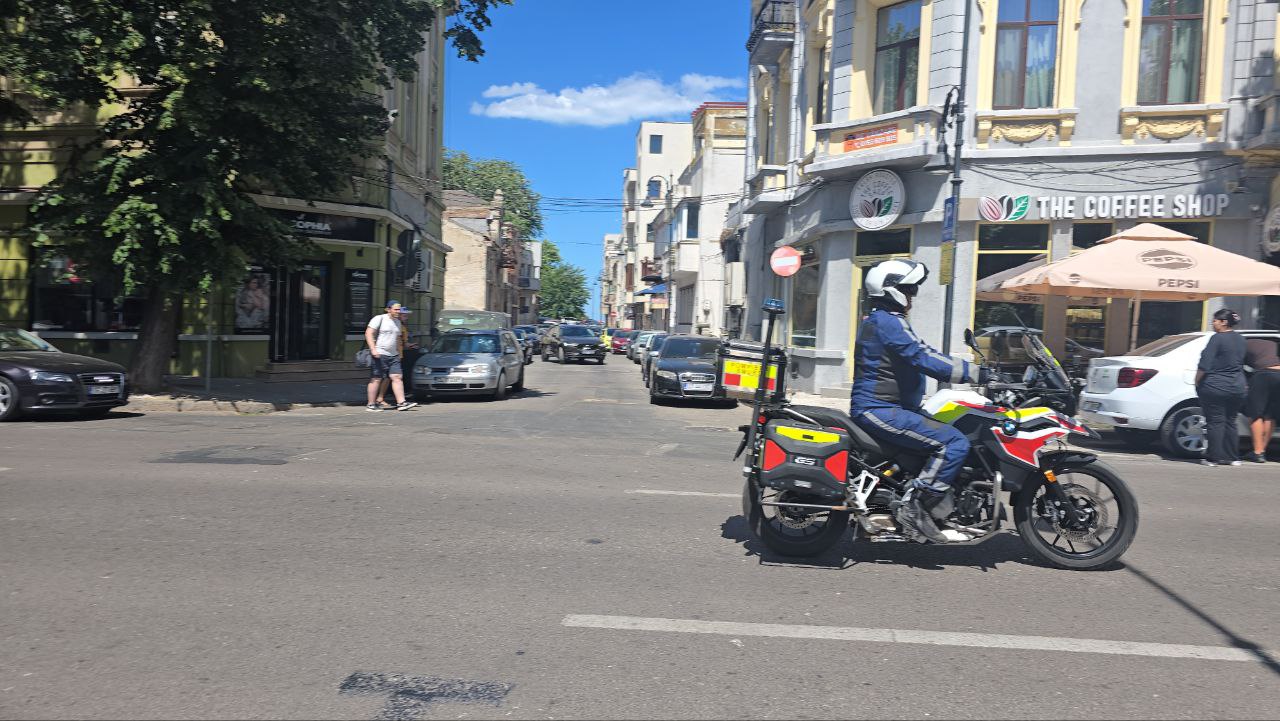Accident rutier pe strada Mircea cel Bătrân! Un pieton a fost lovit de mașină