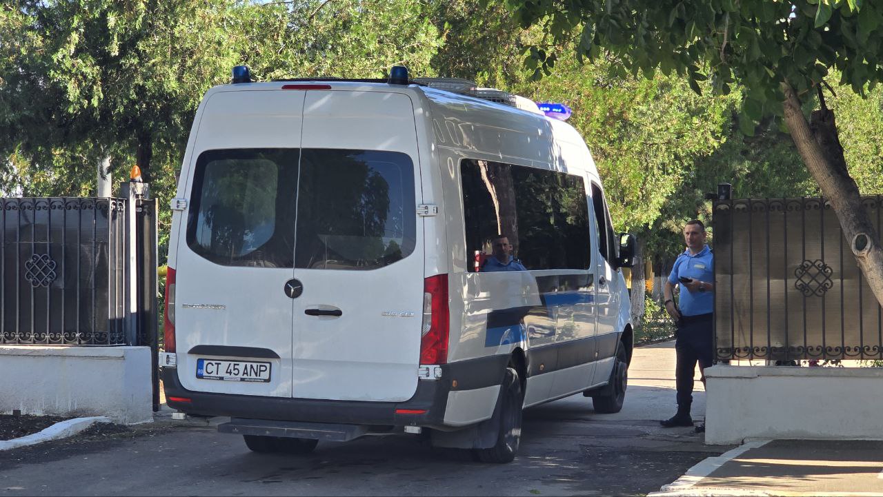 Prinsă și dusă la Penitenciarul Poarta Albă: o femeie din Medgidia a fost condamnată pentru infracțiuni informatice