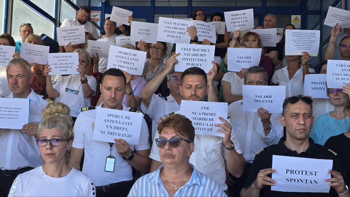 FOTO VIDEO Protest spontan la Constanța: Salariații ANR au ieșit în stradă. Nu avem salarii nesimțite!