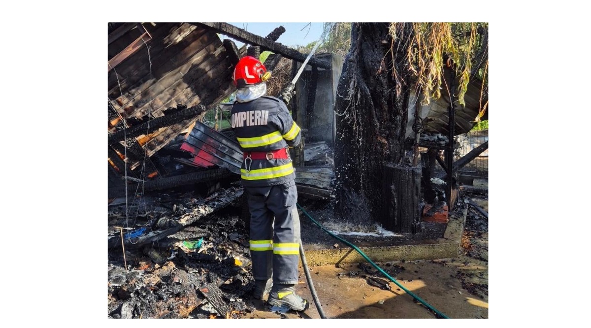 Dăeni pompieri incendiu casă