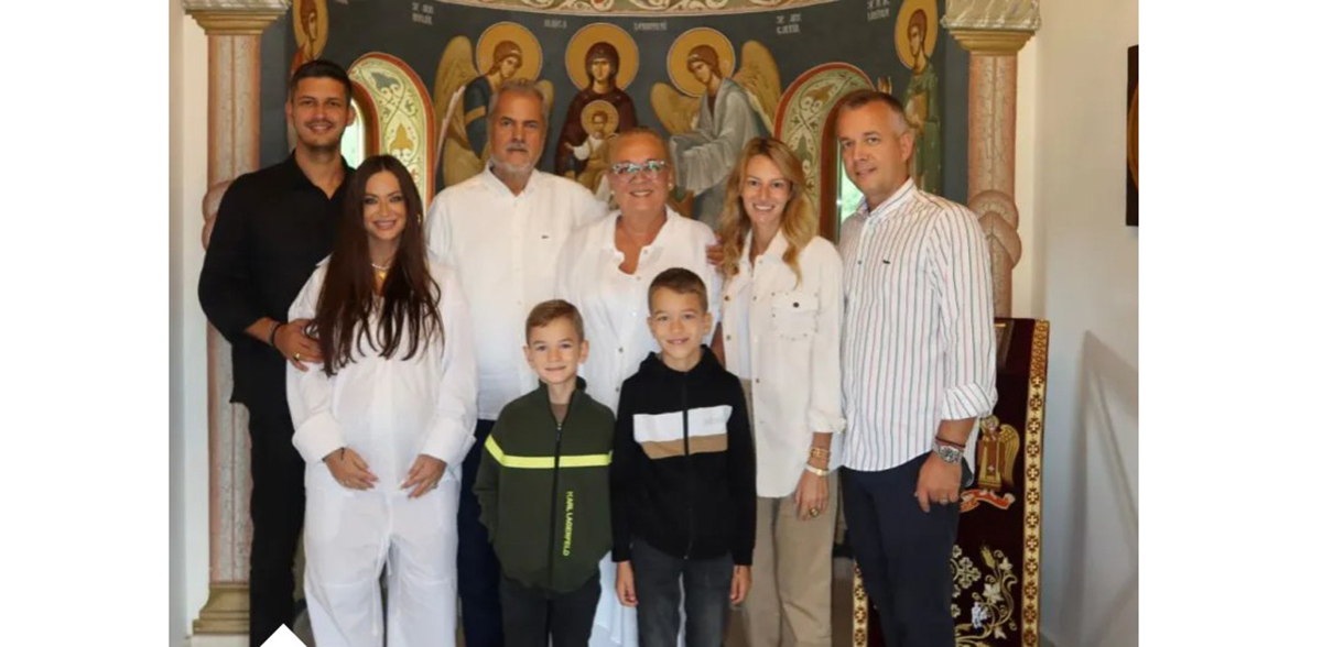 Fostul premier Adrian Năstase este din nou bunic: Nora sa, originară din Constanța, a născut un băiețel