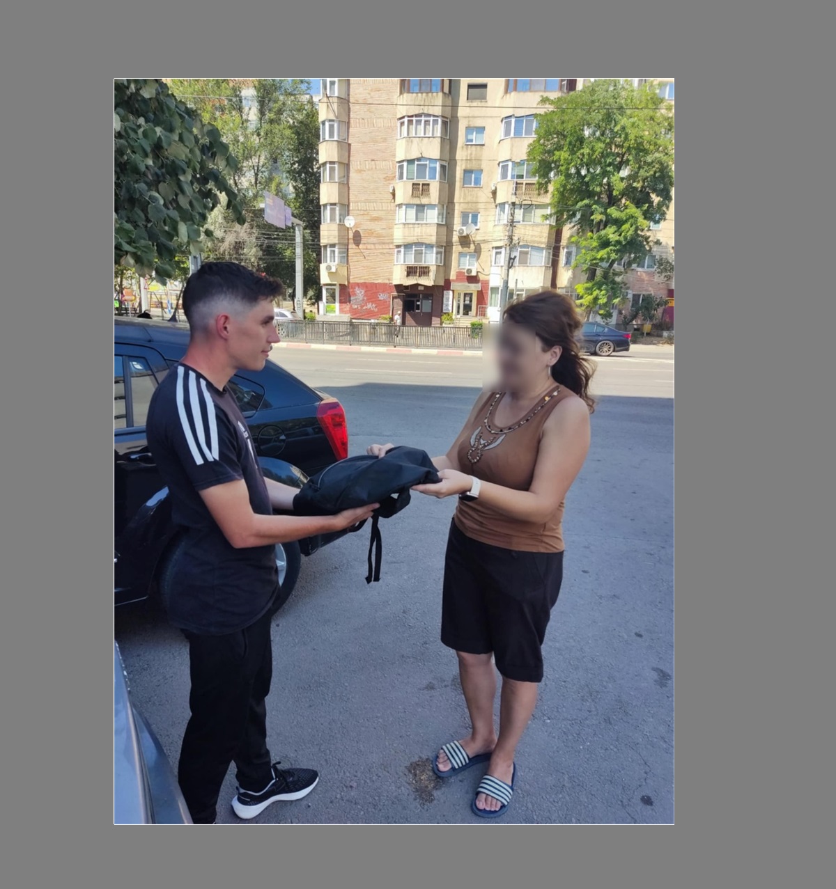 Constanța: un elev jandarm aflat în practică a găsit și a returnat un rucsac pierdut. Iată ce s-a întâmplat mai departe