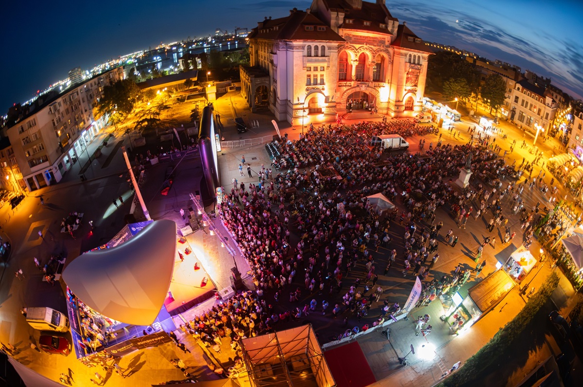 Sunscreen Film & Arts Festival 2025 – filme noi, proiecții în aer liber și intrare gratuită. Iată ce se va întâmpla în Piața Ovidiu