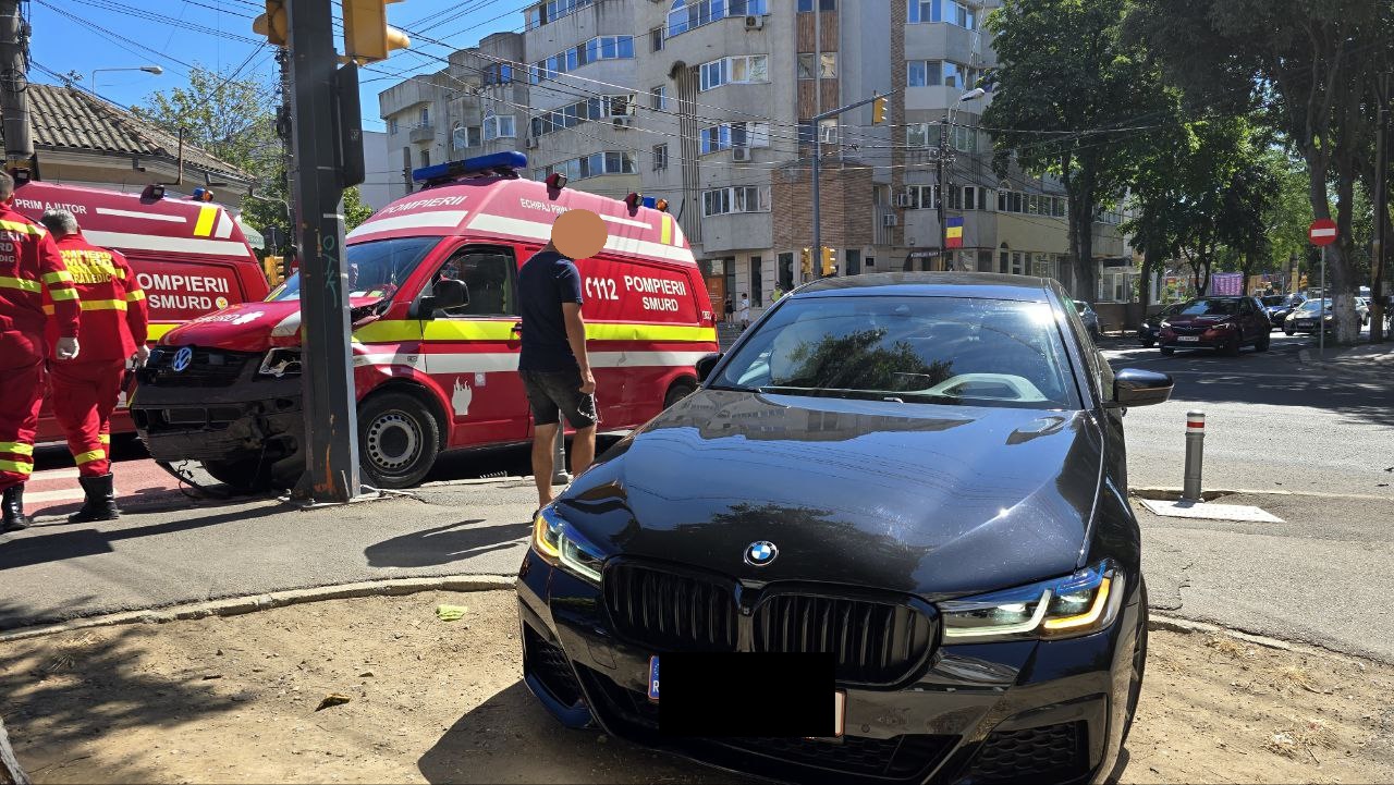 accident SMURD BMW Capela Militară
