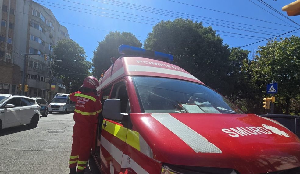 Accident rutier aproape de cimitirul din cartierul Brătianu: 3 mașini implicate și două victime care nu vor la spital