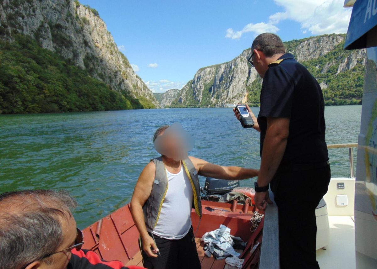 Siguranța navigației sub lupa ANR: ambarcațiuni fără acte, dotări lipsă și nepurtarea vestelor de salvare, depistate în timpul controalelor