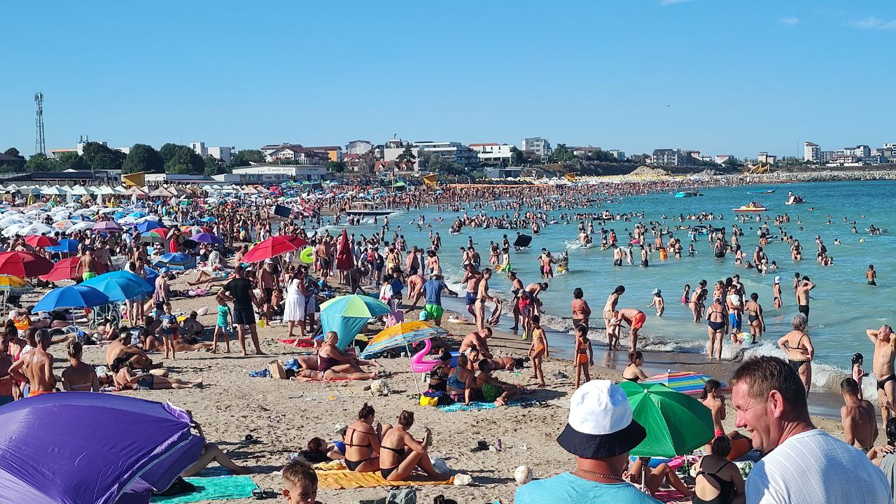 INS: litoralul românesc atrage mai mulți turiști. Creștere de aproape 6% în primele luni de sezon