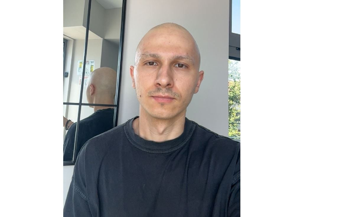 Apel umanitar: Cosmin-Alexandru, ofițer specialist în cadrul Forțelor Navale, luptă cu cancerul la doar 25 de ani. Operația costă 40.000 euro!