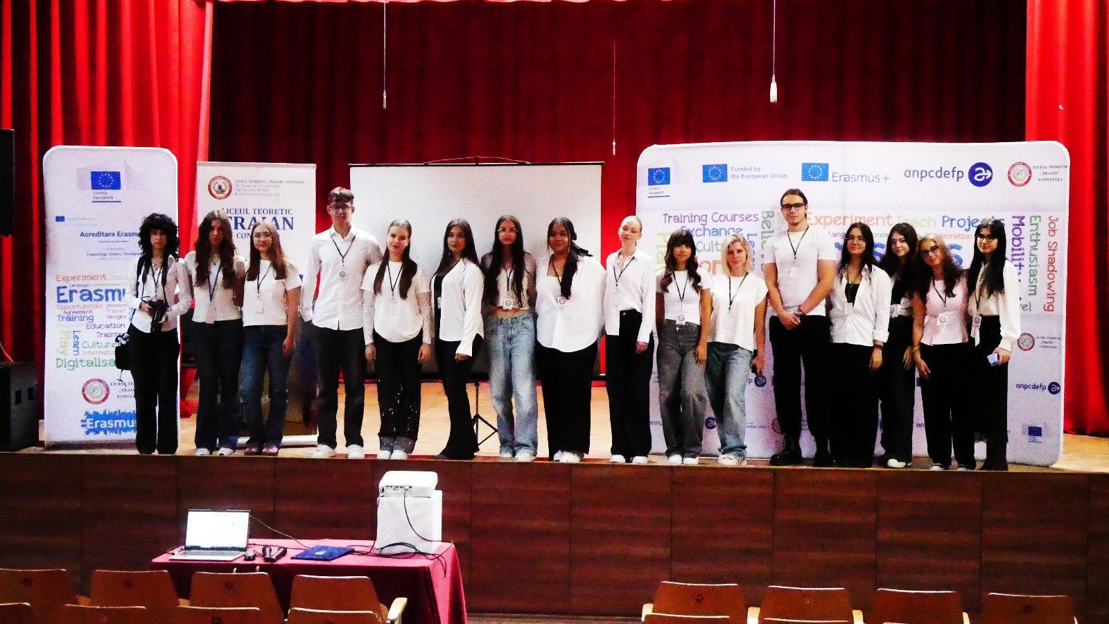 FOTO Liceul Traian din Constanța, exemplu de bune practici: Dezvoltarea competențelor prin inovație educațională, cu sprijinul Erasmus+