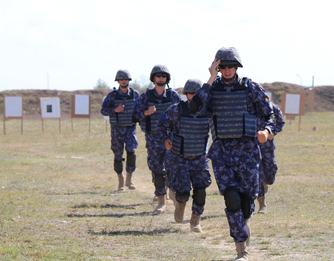 FOTO Elevii de anul I ai Școlii Militare de Maiștri Militari, prima experiență de tragere în poligon