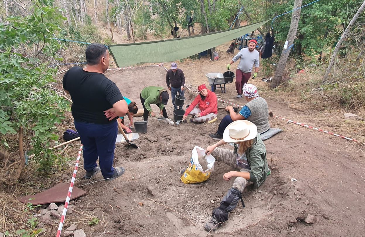 Muzeul de Istorie Constanța continuă săpăturile la cetatea romano-bizantină Sucidava Moesica: ziduri antice și artefacte descoperite de cercetători