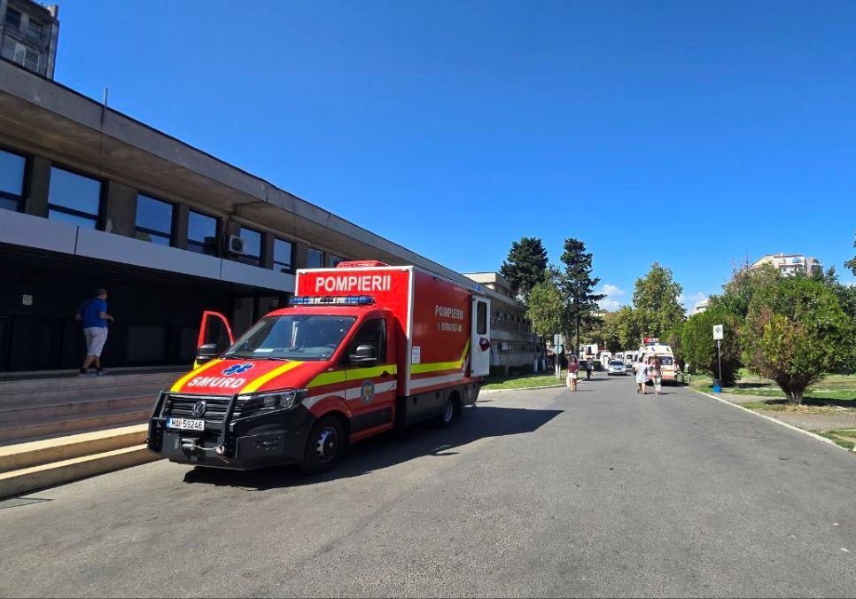 Un tânăr de 18 ani a fost lovit de un autoturism pe trecerea de pietoni de la Campus, de pe bulevardul Aurel Vlaicu