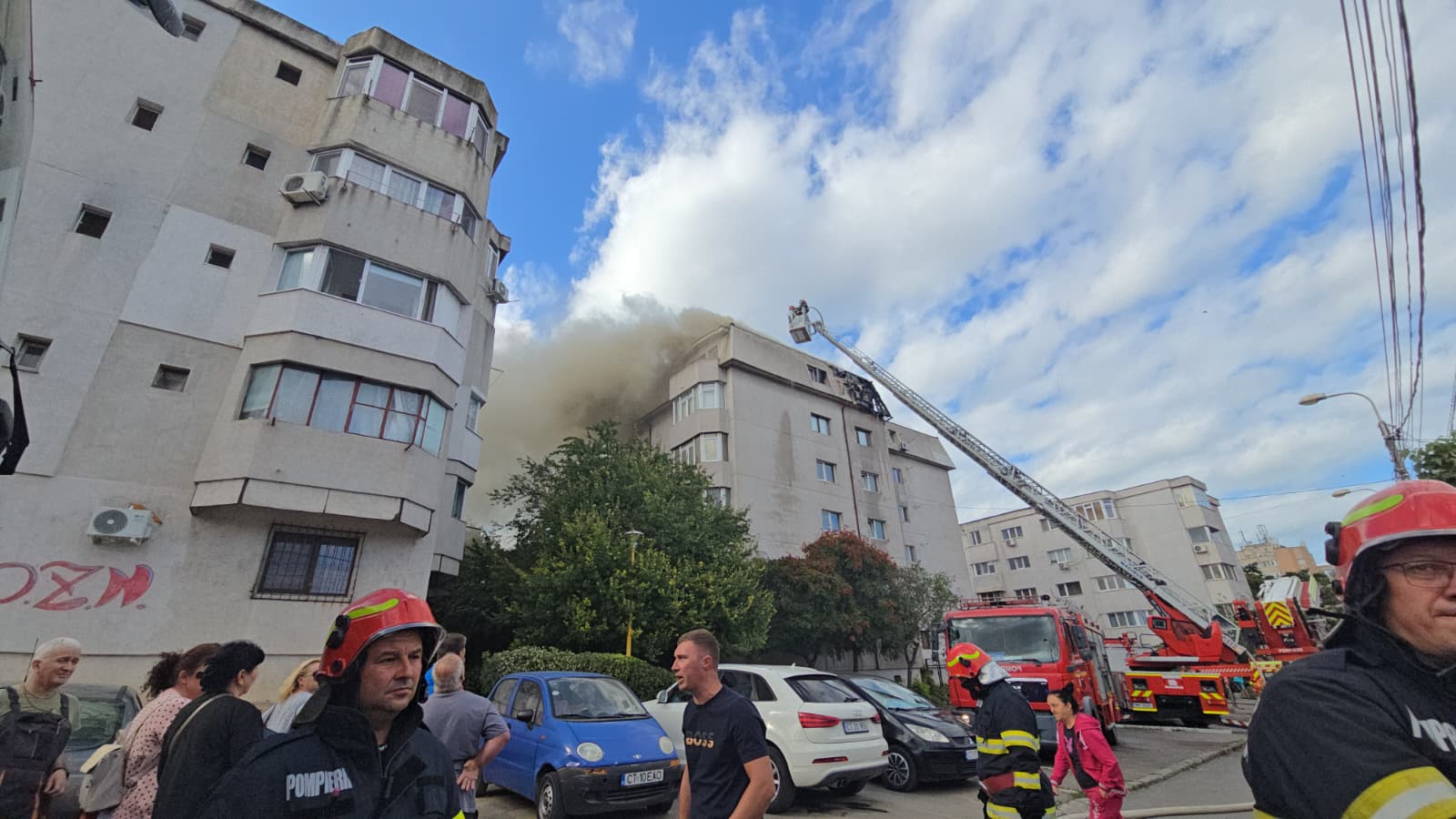Incendiu mansarda strada Soveja, pompieri