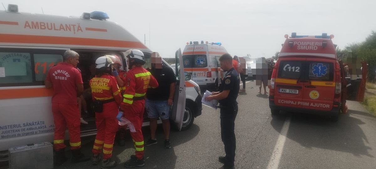 FOTO VIDEO Accident TERIBIL, produs între mai multe autoturisme! A fost activat Planul Roșu: 4 copii au ajuns la spital