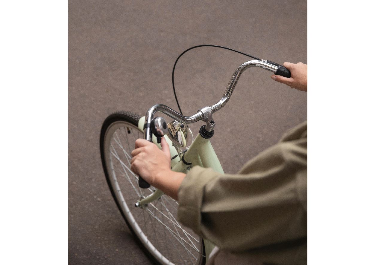Un biciclist a fost rănit într-un accident rutier în comuna Lumina: intervin salvatorii
