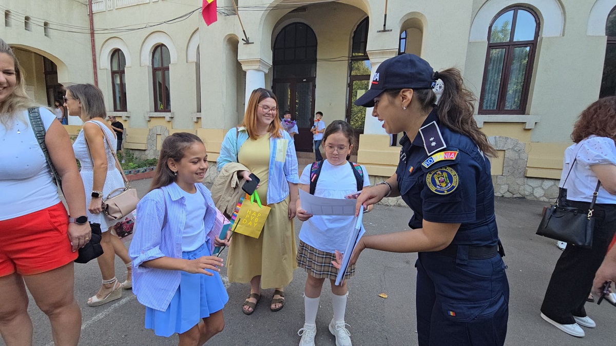 Ce mesaj a transmis IPJ Constanța părinților din municipiu și județ: Suntem aici și suntem alături de voi!!