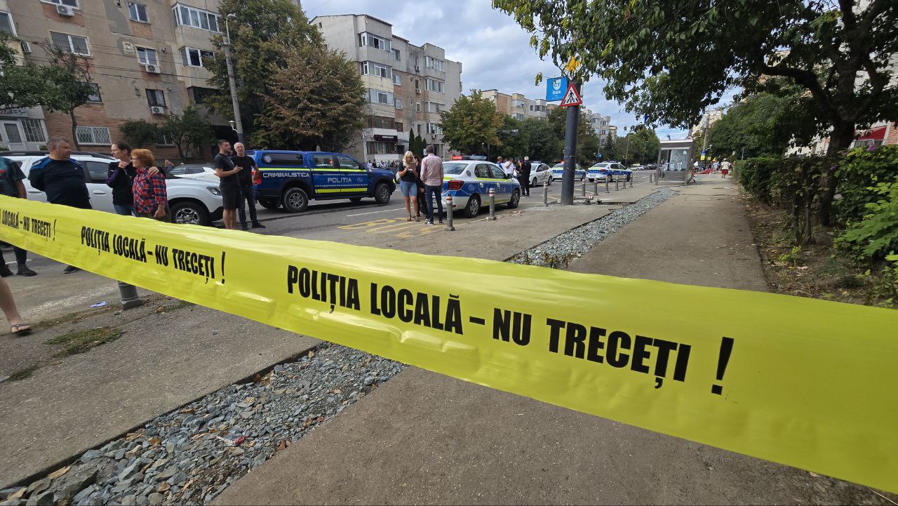 Poliția, nu treceți, banda