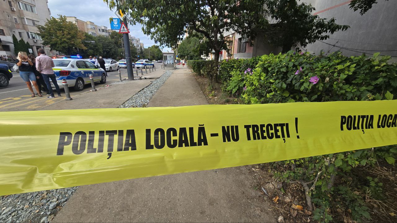 Poliția, nu treceți, banda
