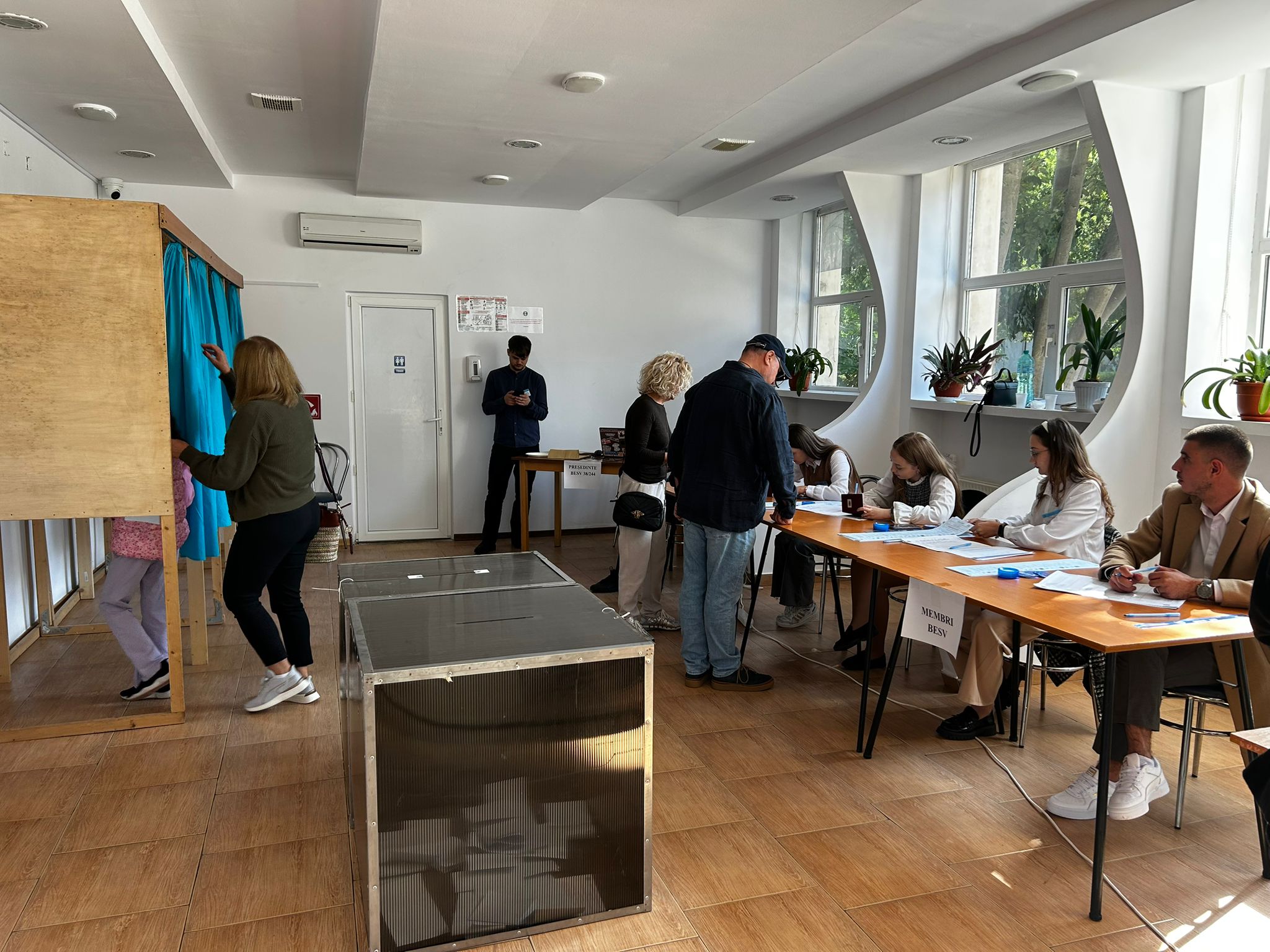 Cum au votat cetățenii moldoveni la Constanța pentru alegerile parlamentare. Cine a luat cele mai multe mandate