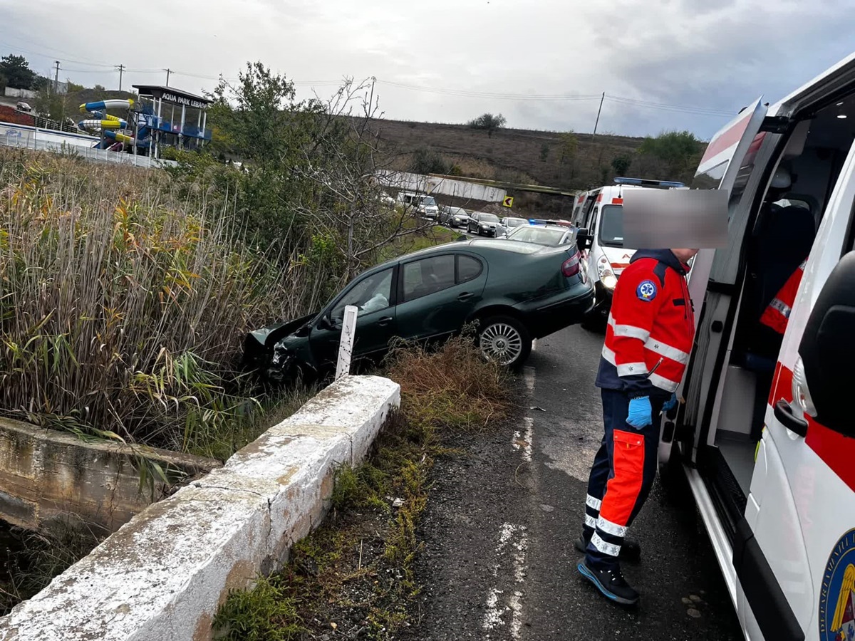 UPDATE Accident GRAV aproape de Complexul Lebăda din județul Tulcea! Sunt trei victime