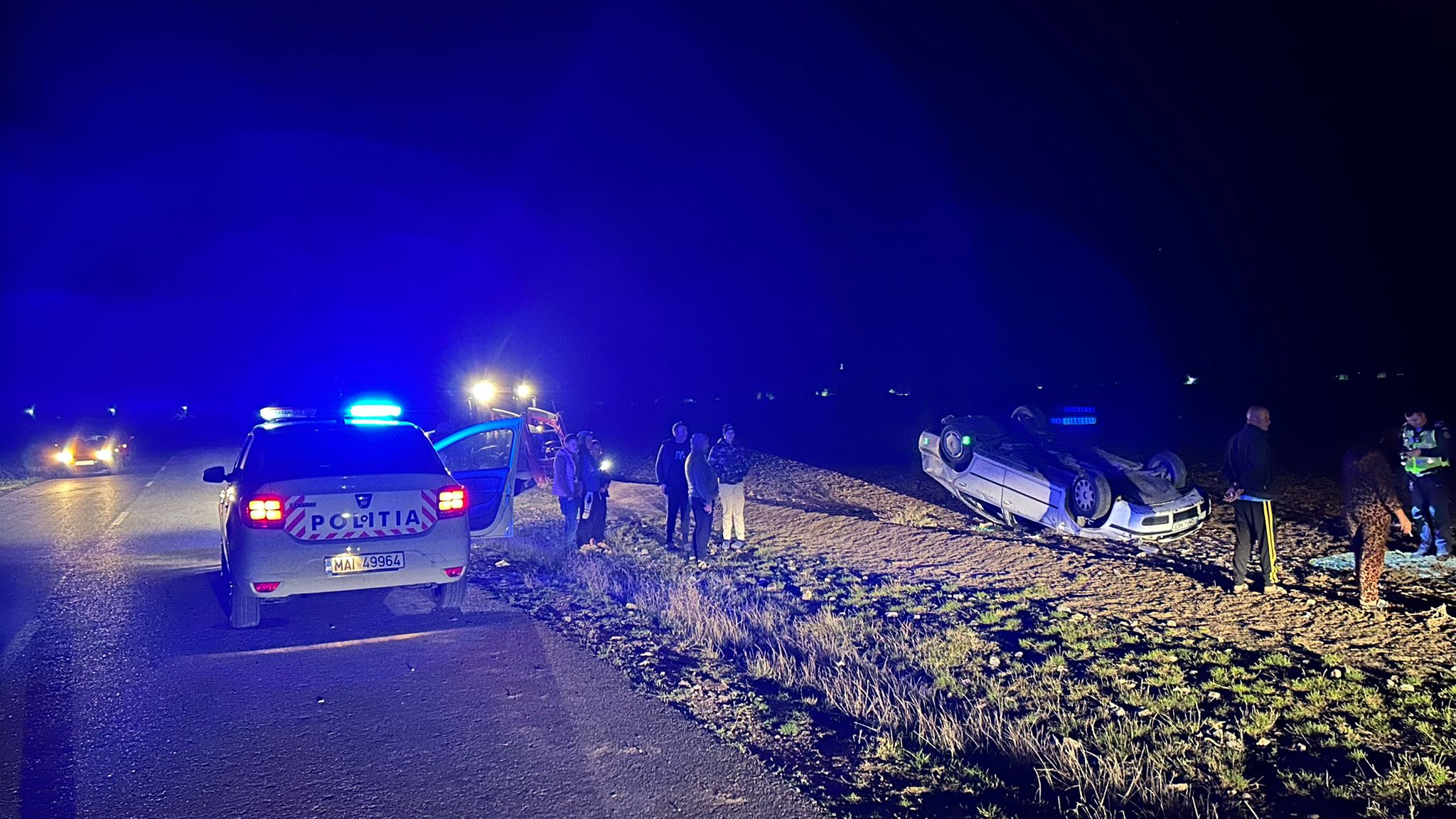 Un șofer s-a răsturnat cu mașina pe câmp, aproape de Mihail Kogălniceanu: cum s-a produs accidentul