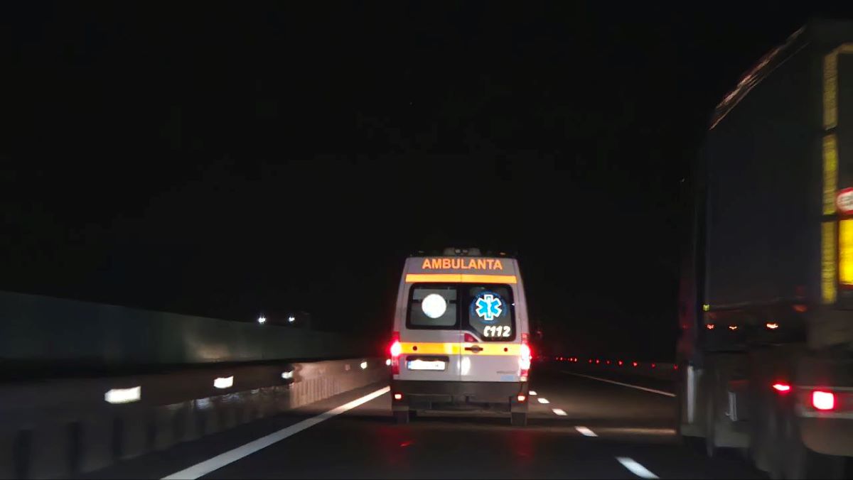 Accident rutier pe Autostrada A2: Două microbuze s-au ciocnit
