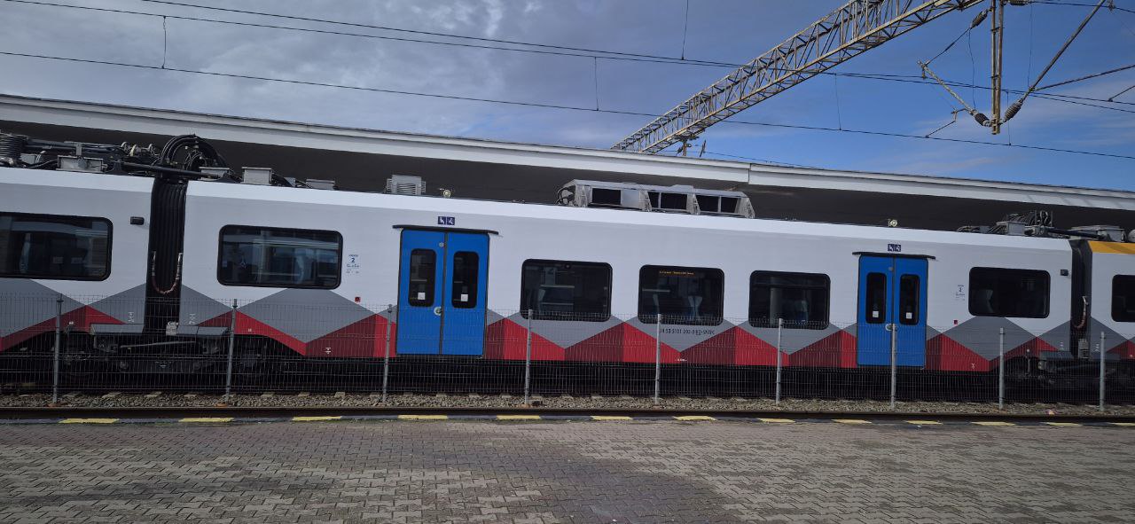 Bărbat tâlhărit în tren, aproape de Constanța: m-au luat la palme și când am sunat la 112 mi-au smuls telefonul