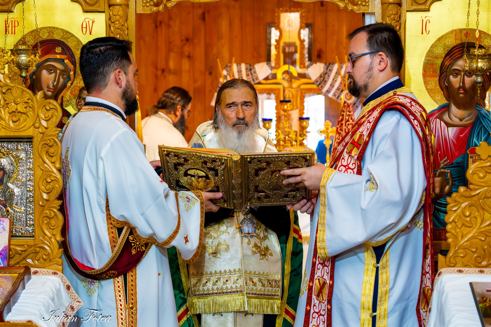 IPS Teodosie participă la hramul Sfintei Parascheva de la Iași. Programul Arhiepiscopului Tomisului pentru perioada 12–14 octombrie