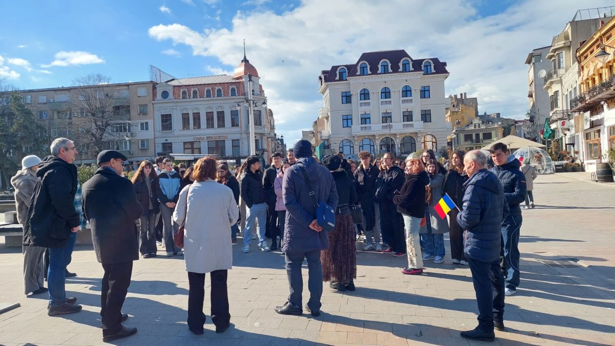 FOTO Muzeul de Istorie Națională și Arheologie Constanța readuce la viață farmecul orașului de altădată prin tururi ghidate gratuite
