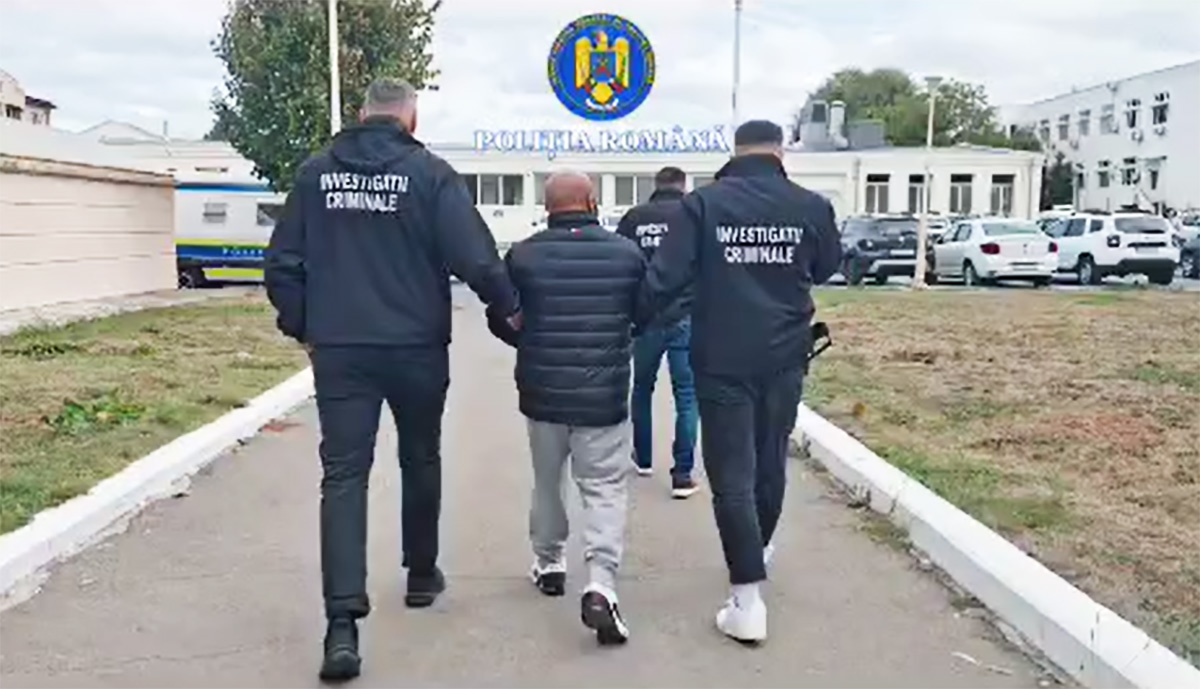 VIDEO TÂLHĂRIE la o sală de jocuri din Constanța: O angajată, amenințată și jefuită de 15.000 de lei