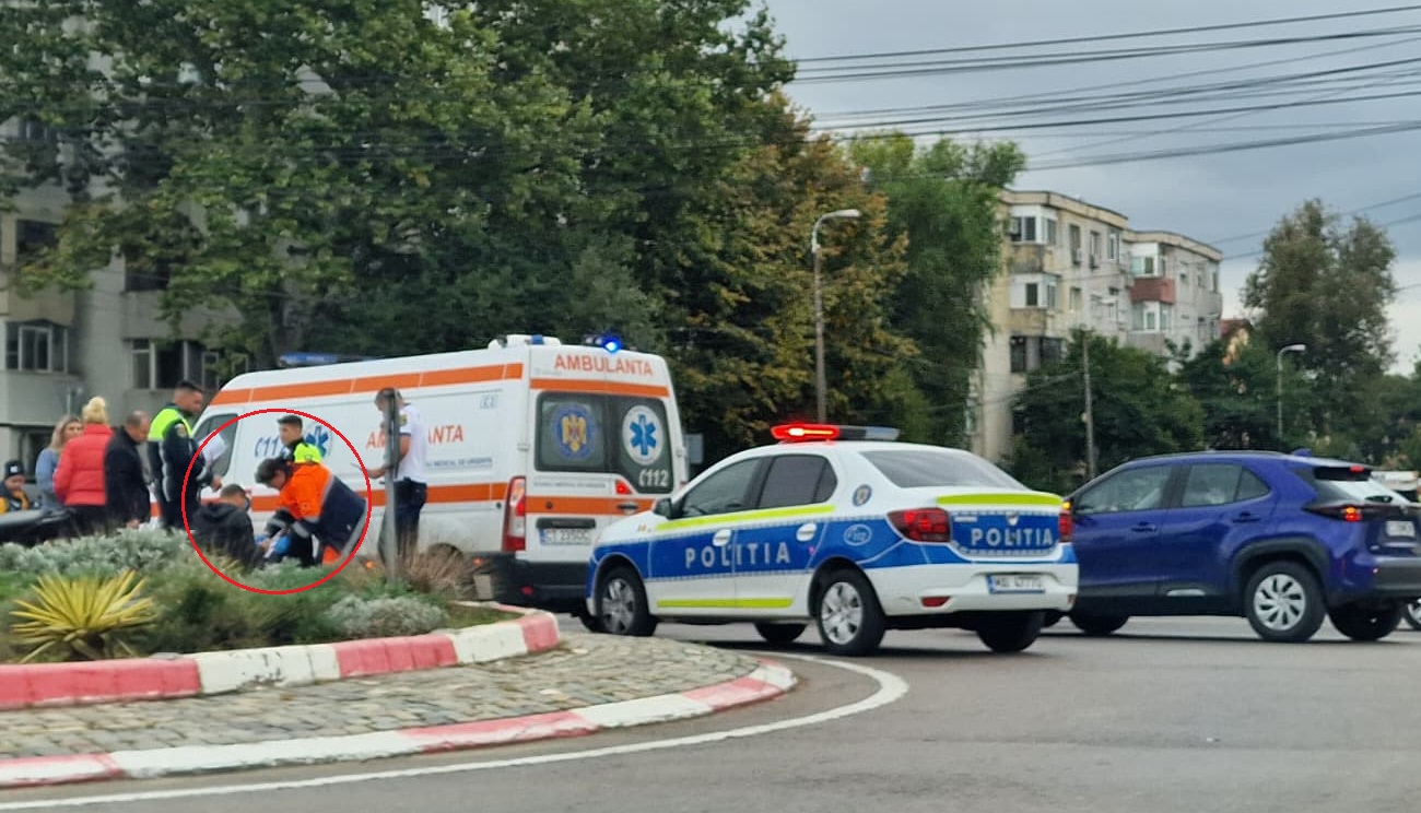FOTO VIDEO Constanța: accident pe bulevardul Aurel Vlaicu, în sensul giratoriu de la Anda, între un autoturism și un scuter. Traficul se desfășoară cu dificultate
