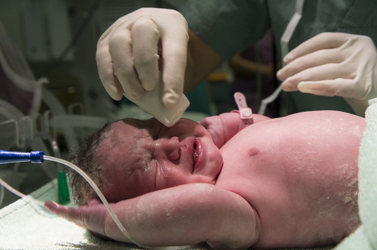 TRAGEDIE în Constanța! O tânără mămică a murit, după o naștere într-un spital privat, în urma unei hemoragii masive