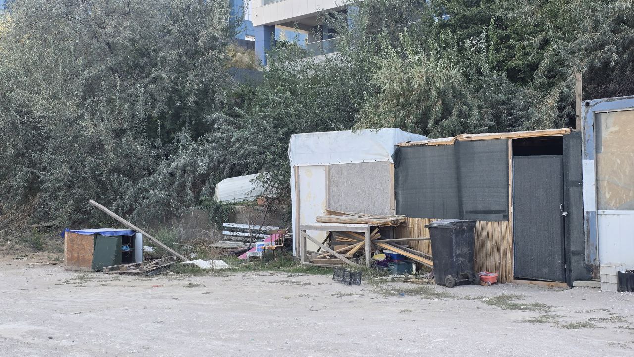 plajă plaja-pescarie-poligon-23-proces-plaja-baraci-adapost-pescaresc