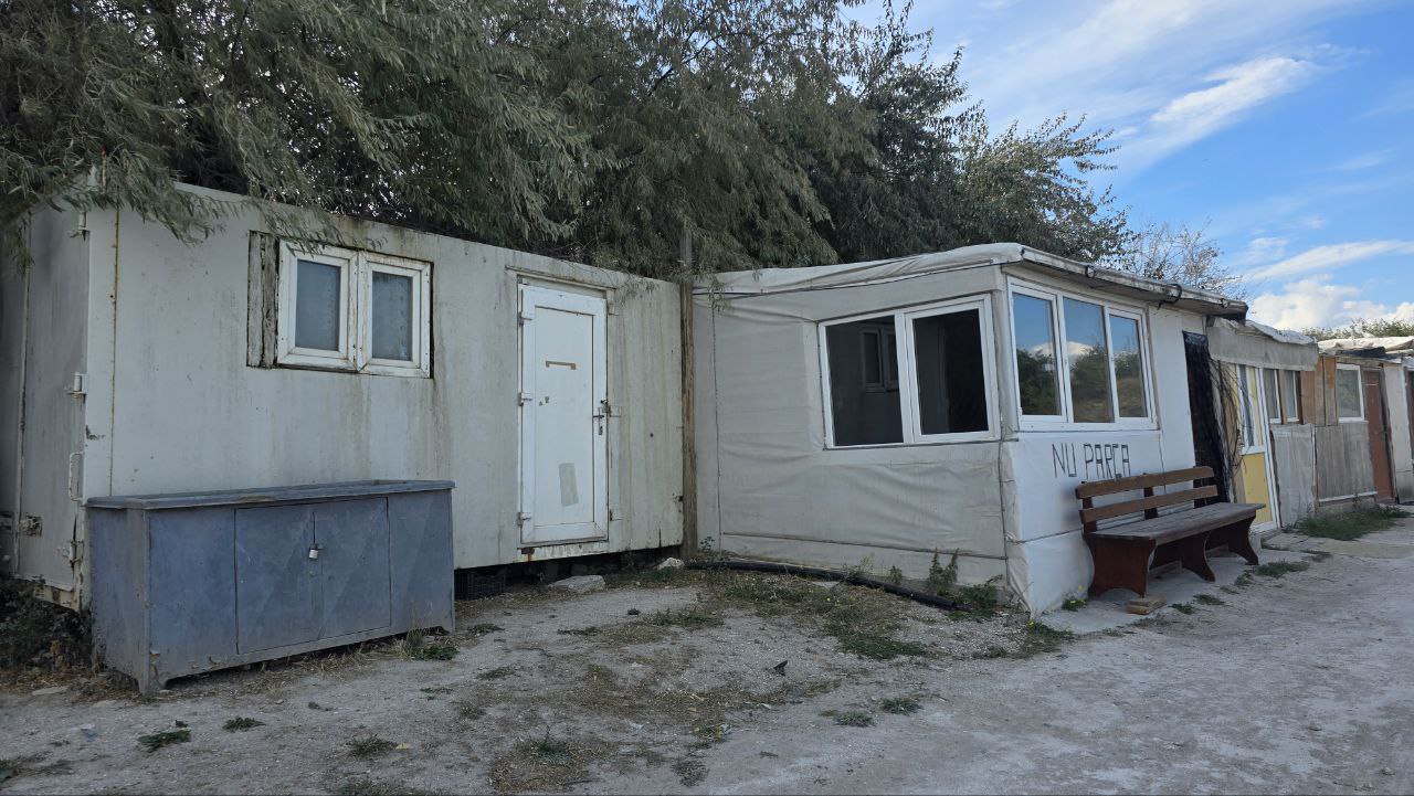 plajă plaja-pescarie-poligon-23-proces-plaja-baraci-adapost-pescaresc