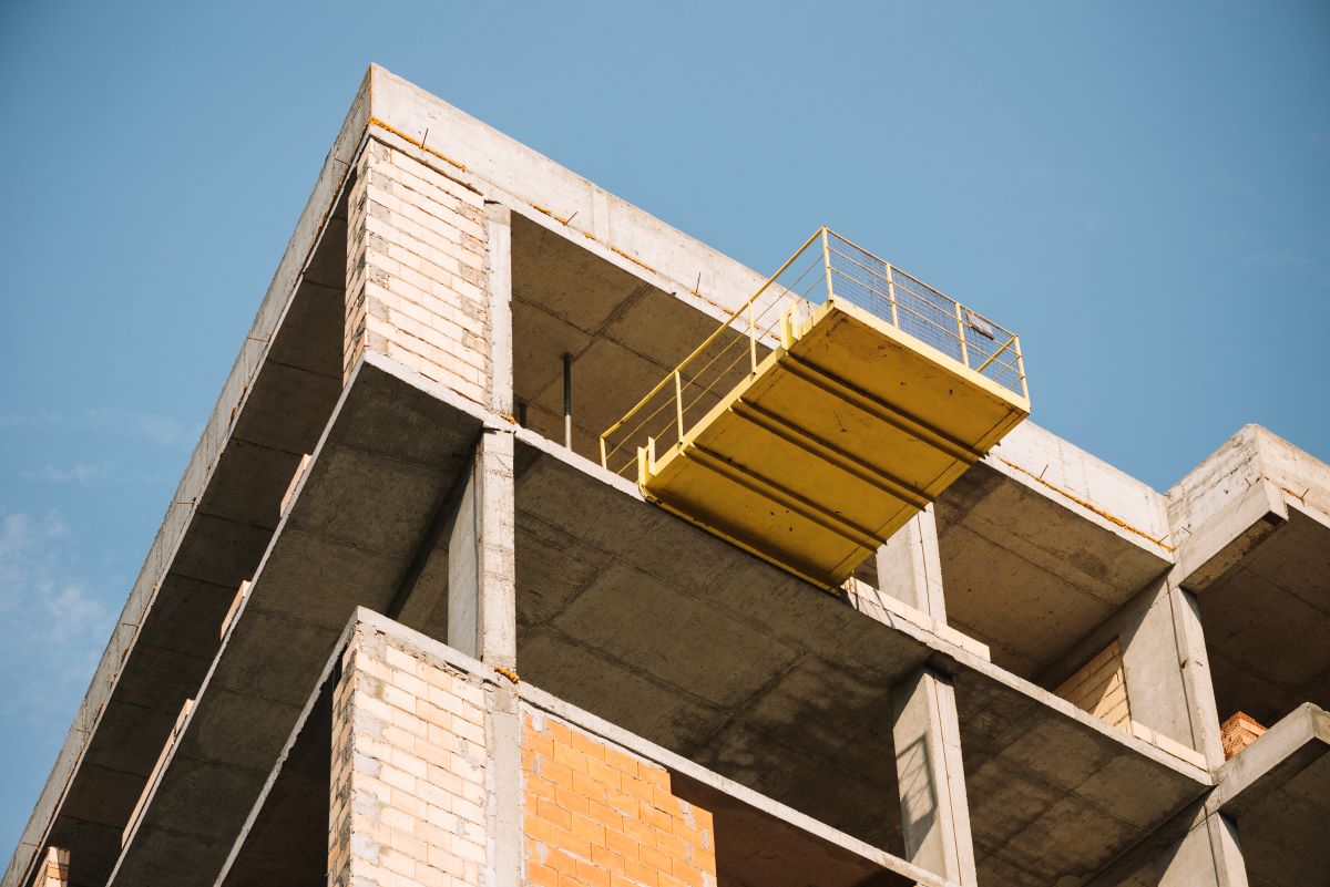 Investițiile continuă pe litoral: proiectul imobiliar din Costinești, demarat de o firmă cunoscută din Constanța, va fi modificat