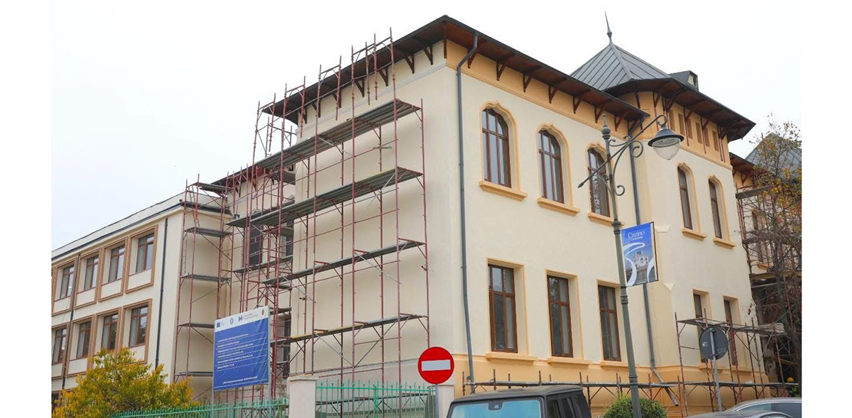 FOTO Modernizarea și reabilitarea clădirii Colegiului Național Mihai Eminescu, aproape de final: Când vor fi terminate lucrările