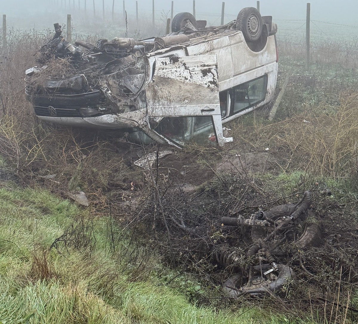Accident-microbuz-Răsturnat