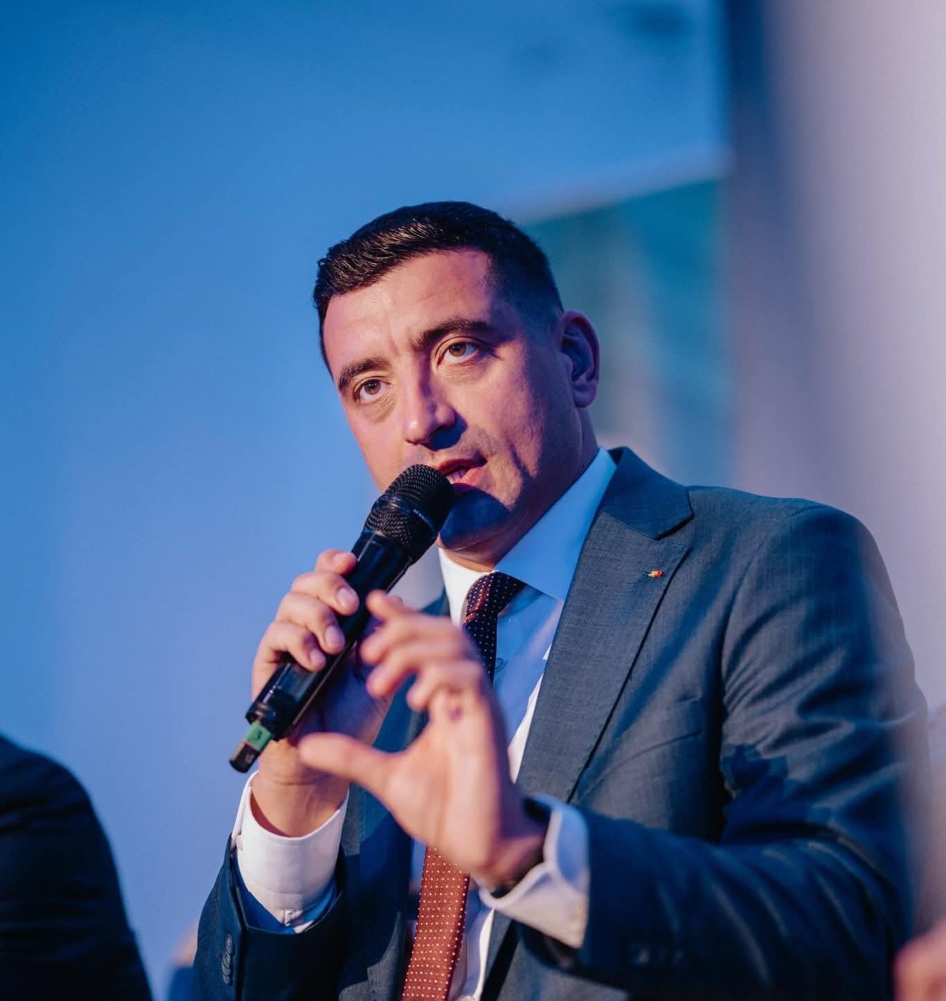 VIDEO George Simion anunţă că s-au strâns peste 245 de semnături pentru moţiunea de cenzură împotriva premierului Ilie Bolojan