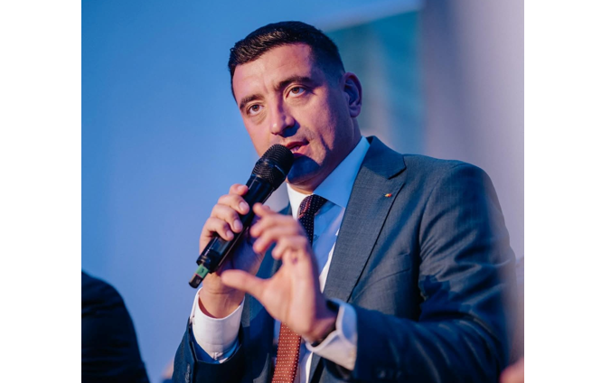 Liderul AUR, George Simion, a făcut anunțul: Părăsim această sală sinonimă cu trădarea!