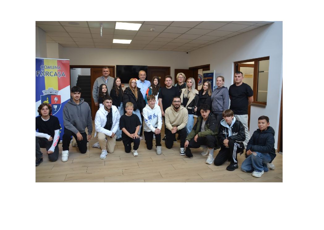 FOTO Primăria Cumpăna, promotoare a tradiției și prieteniei: un grup de tineri ai Ansamblului folcloric Româncuța, într-un schimb cultural de excepție în Maramureș