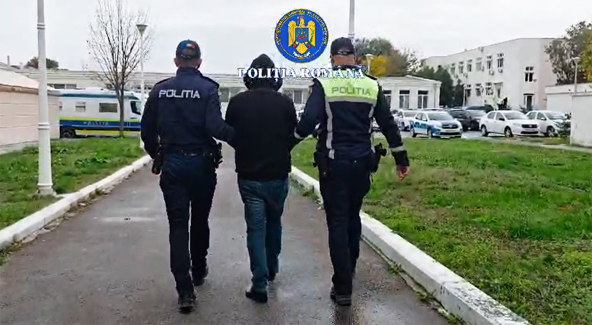 VIDEO A fost reținut de polițiștii din Hârșova un tractorist beat criță: Șoferul nu avea permis, iar autovehculul era neînmatriculat