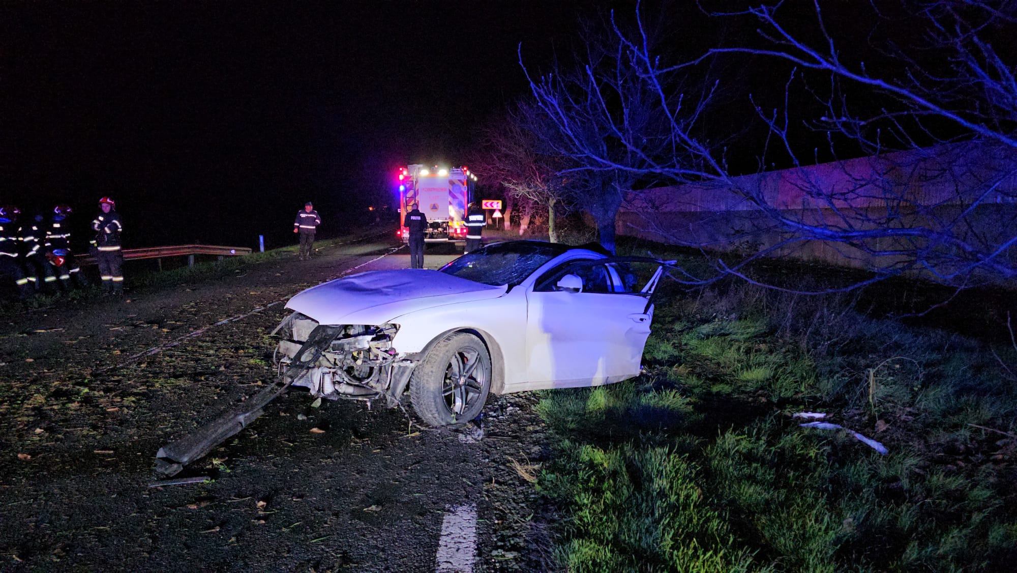 TRAGEDIE Un tânăr din Cobadin a MURIT după ce a intrat cu autoturismul sub un camion, la ieșire din Murfatlar