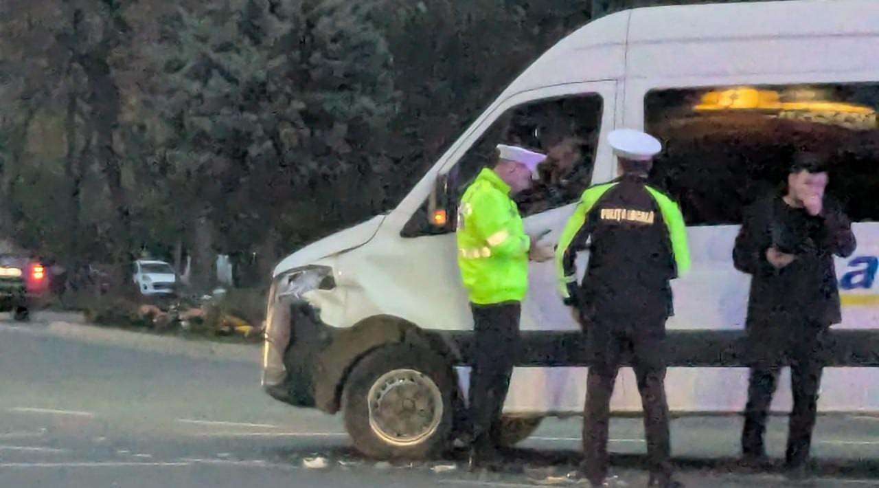 accident microbuz Dacia